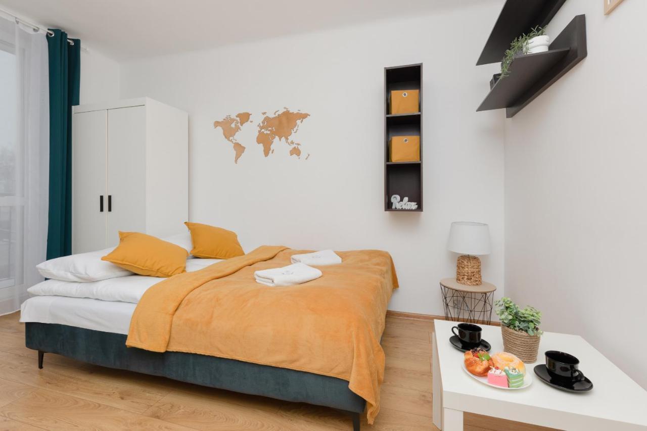 Warsaw Airport Studio Astronautow With Balcony By Renters Apartment ภายนอก รูปภาพ